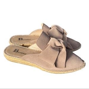 Browns suede pointed toes mules